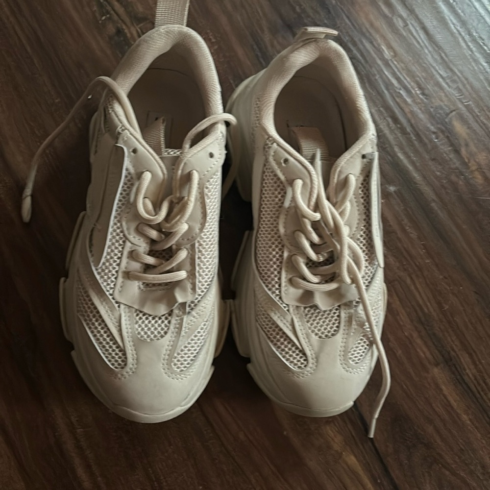 Size 6.5 Steve Madden shoes
